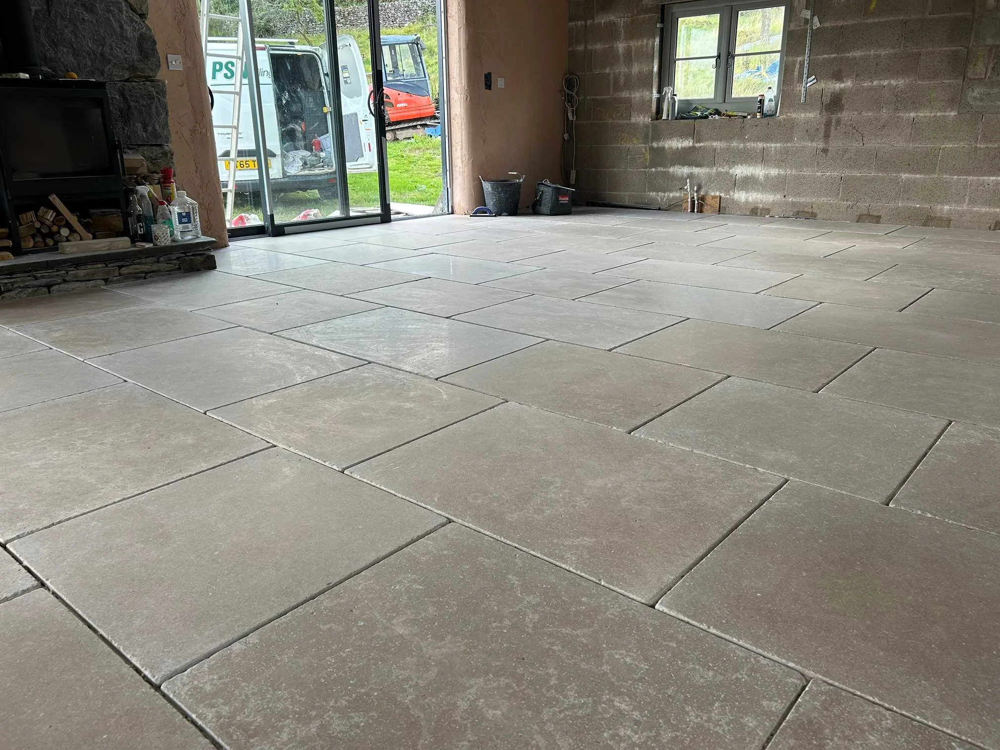 Images PSN Tiling and Plastering