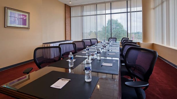 Images Best Western Plus Hotel & Conference Center