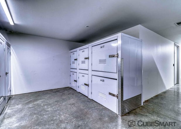 Images Kirkland Premier Storage