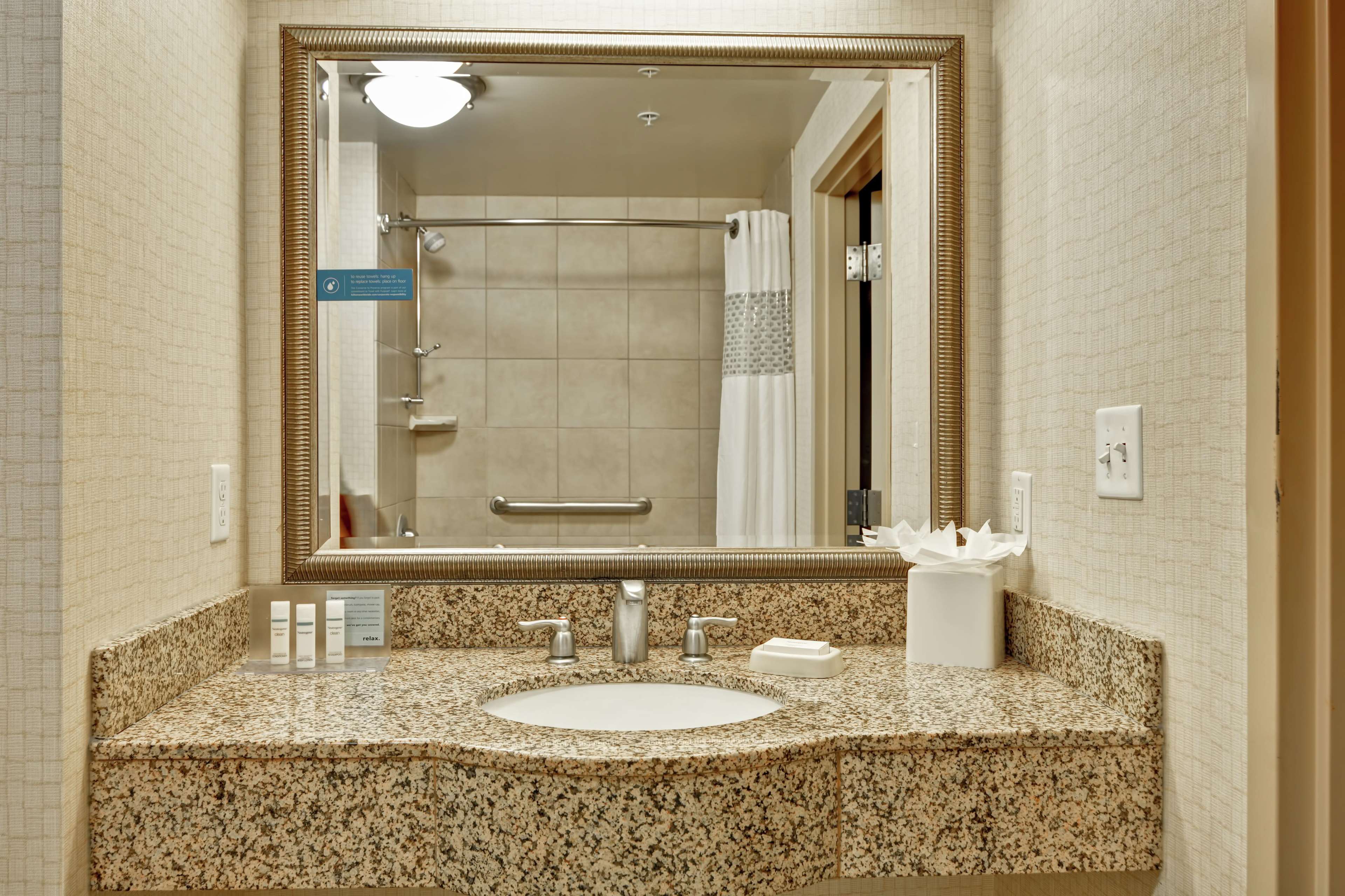 Hampton Inn by Hilton Silver Spring Washington DC Photo