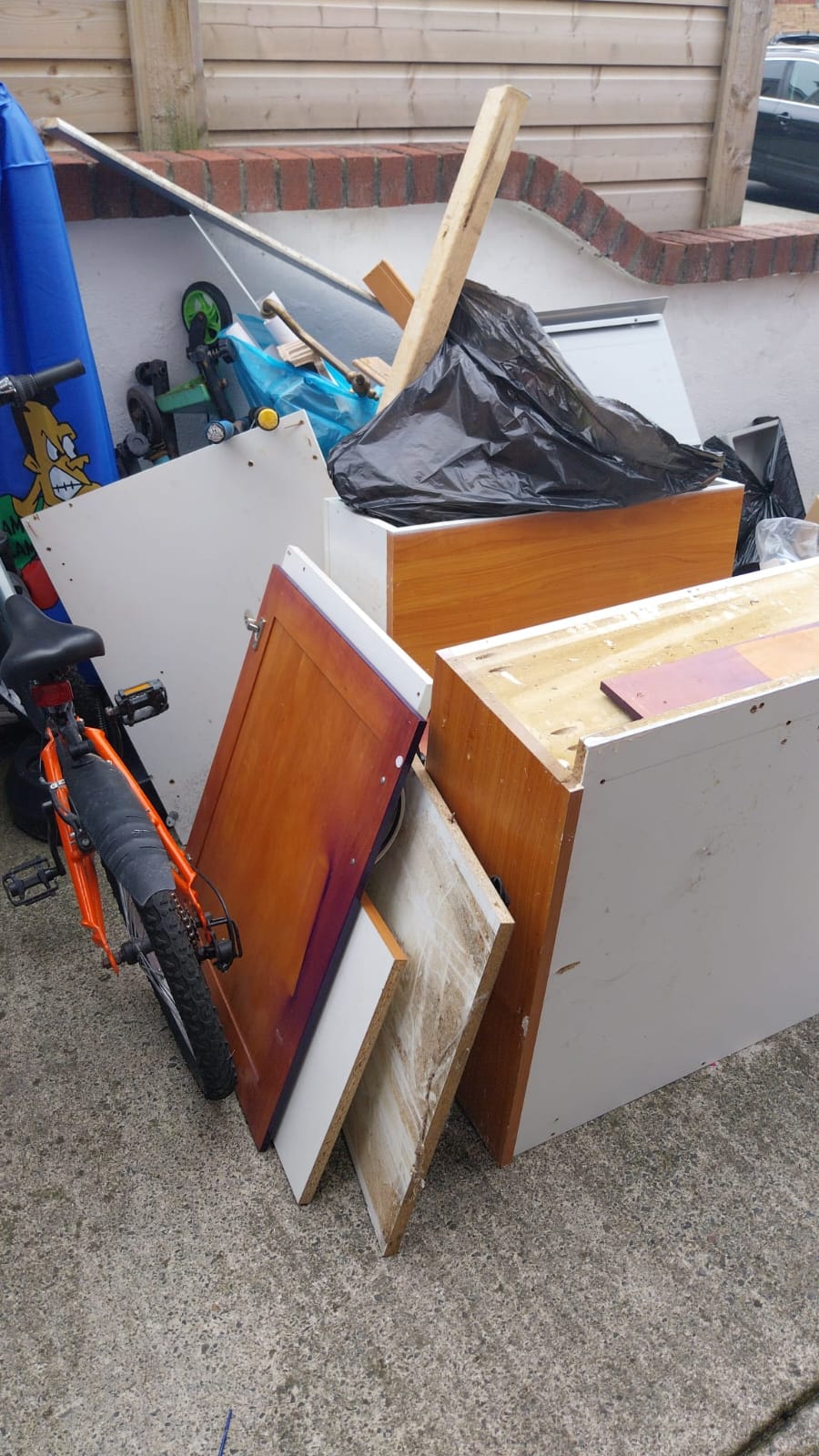 Residential Rubbish Removal, Commercial Waste Removal, Garden Waste Clearance, Construction & Renovation Waste Removal, Attic, Garage & Shed Clearance, Tree Removal & Green Waste Recycling