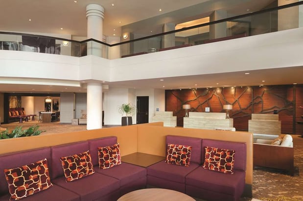 Images Hilton East Brunswick Hotel & Executive Meeting Center