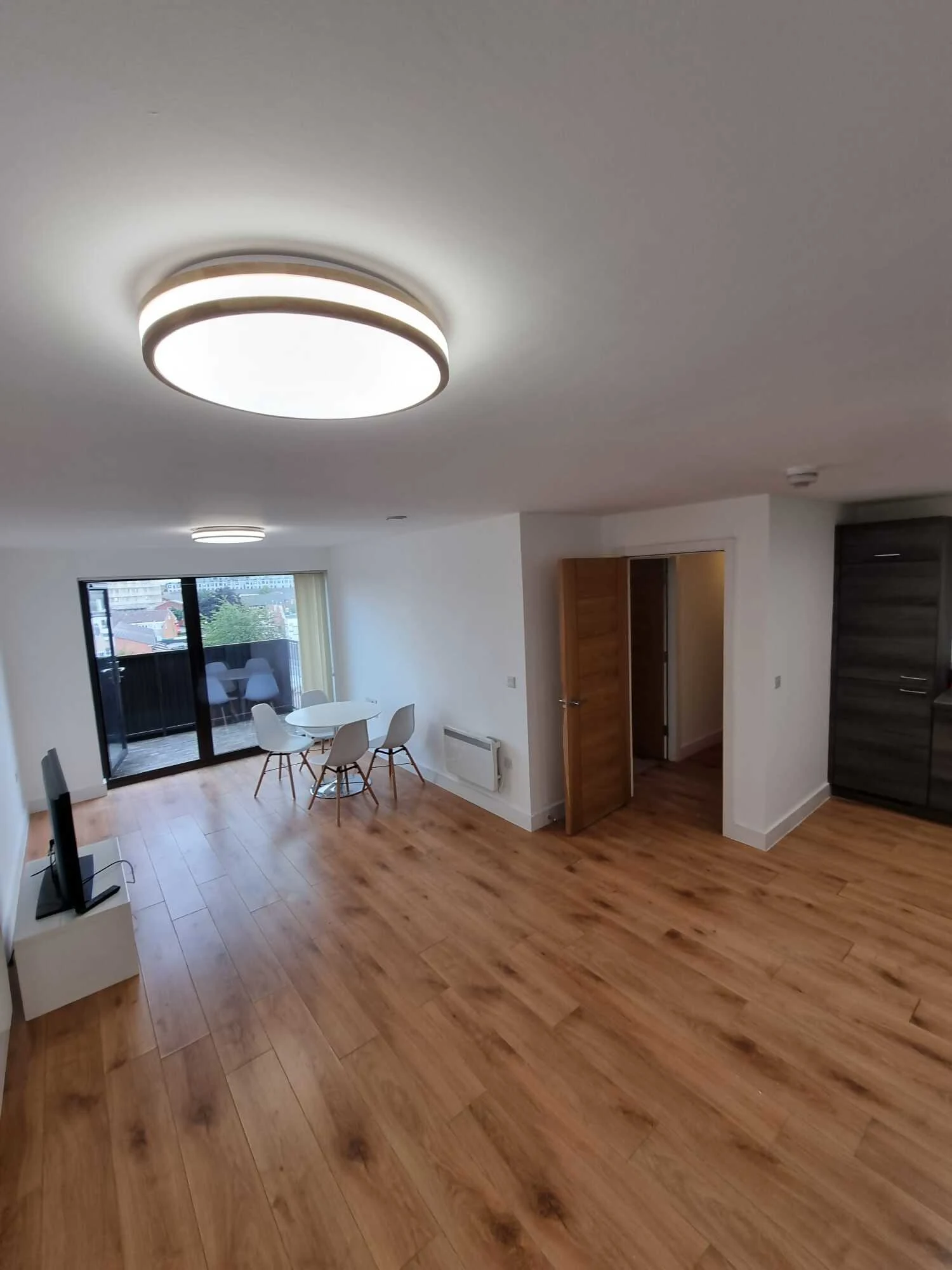 Images Ivo & Tina HK Service Ltd