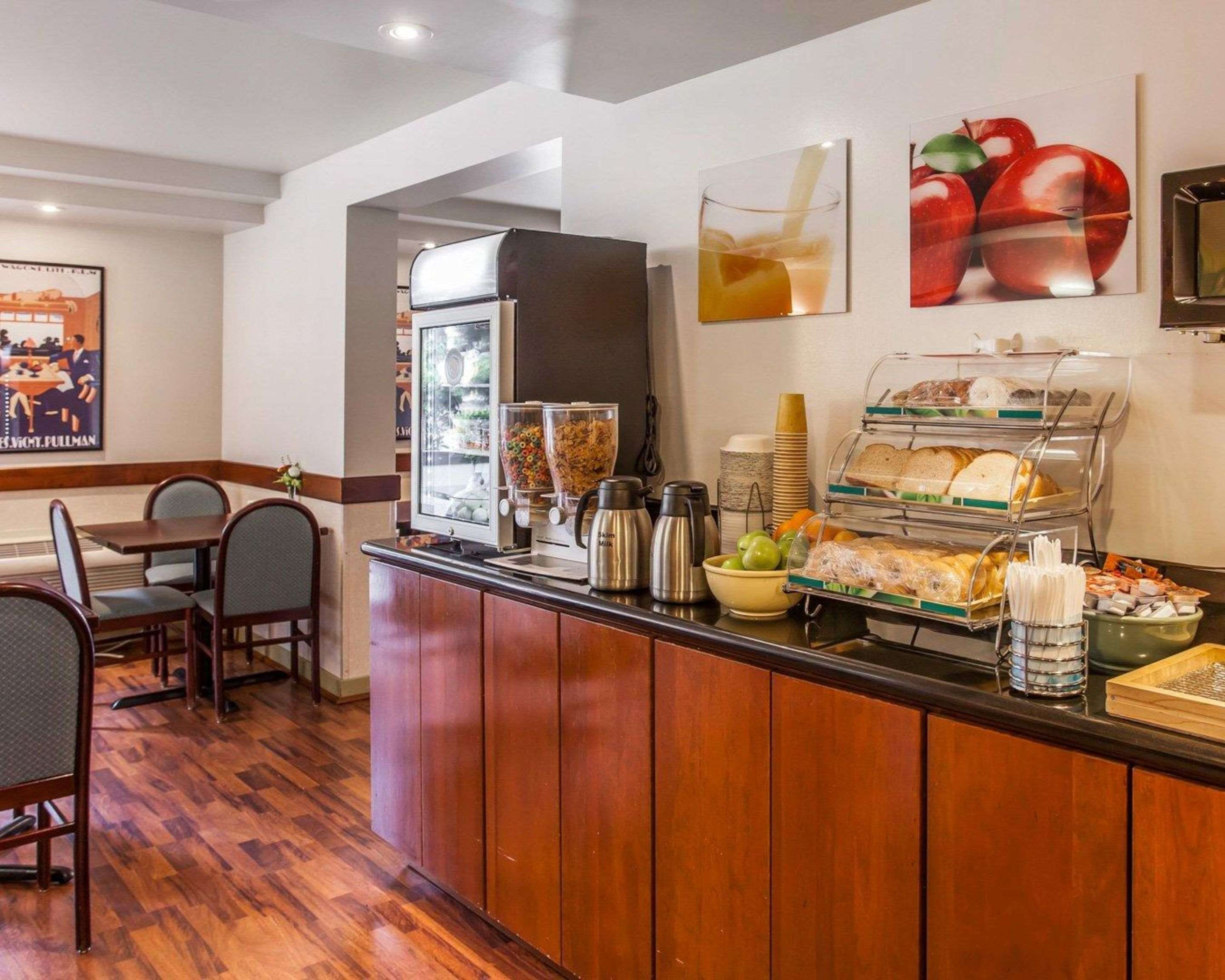 Breakfast counter