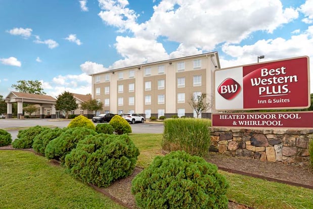 Images Best Western Plus Crossroads Inn & Suites