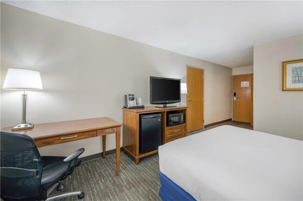 Images SureStay Plus by Best Western Elizabethtown Hershey