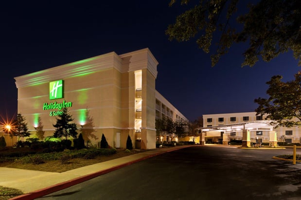 Images Holiday Inn & Suites Atlanta Airport-North by IHG