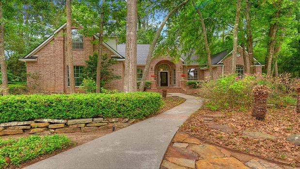 Images Ruth Stultz - Real Estate Agent