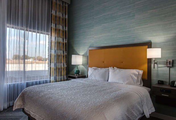 Images Hampton Inn & Suites Wichita/Airport