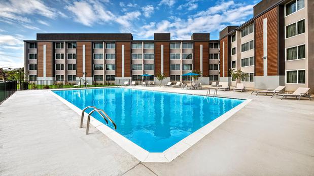 Images Holiday Inn Express Louisville Airport Expo Center by IHG