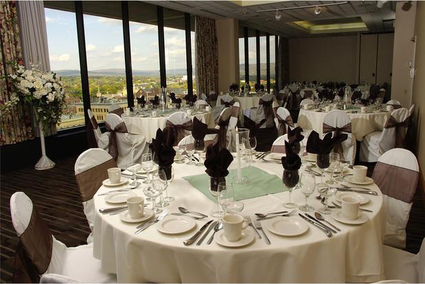 Images Holiday Inn & Suites Pittsfield-Berkshires by IHG