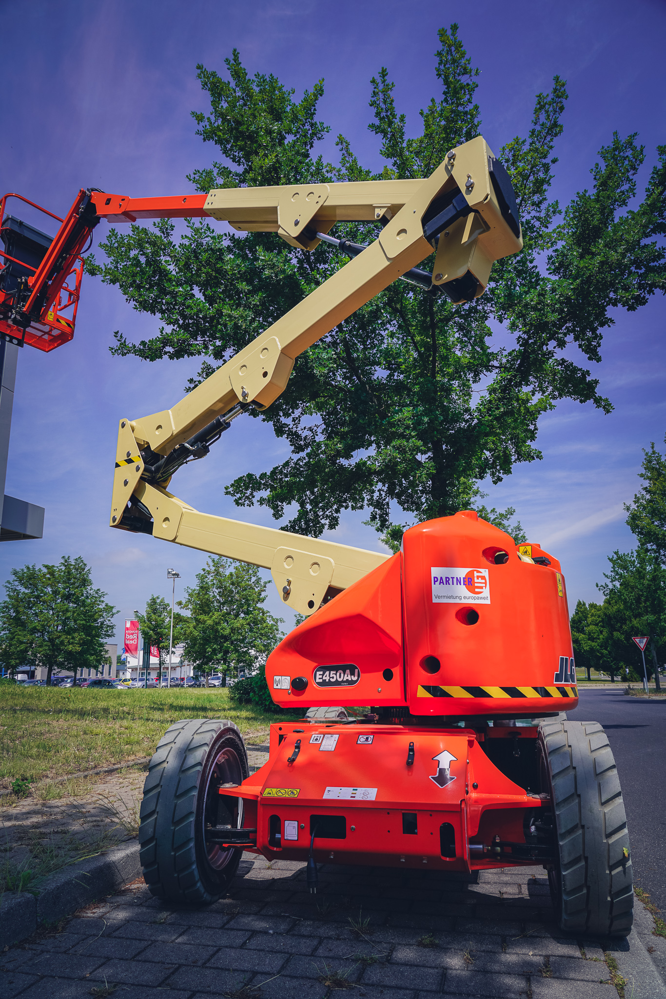 DL Lift Arbeitsbühnen - Vermietung, Oswald-Geiner-Str. 1 in Döbeln