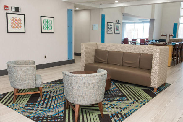 Images Holiday Inn Express & Suites Columbia-Fort Jackson, an IHG Hotel