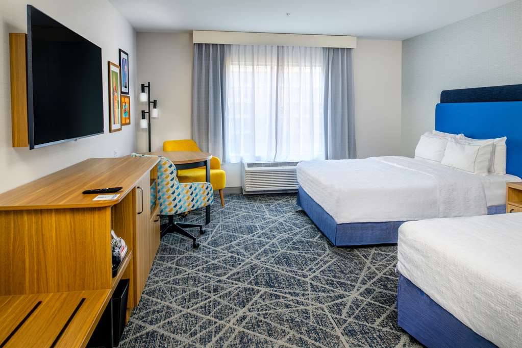 Guest room