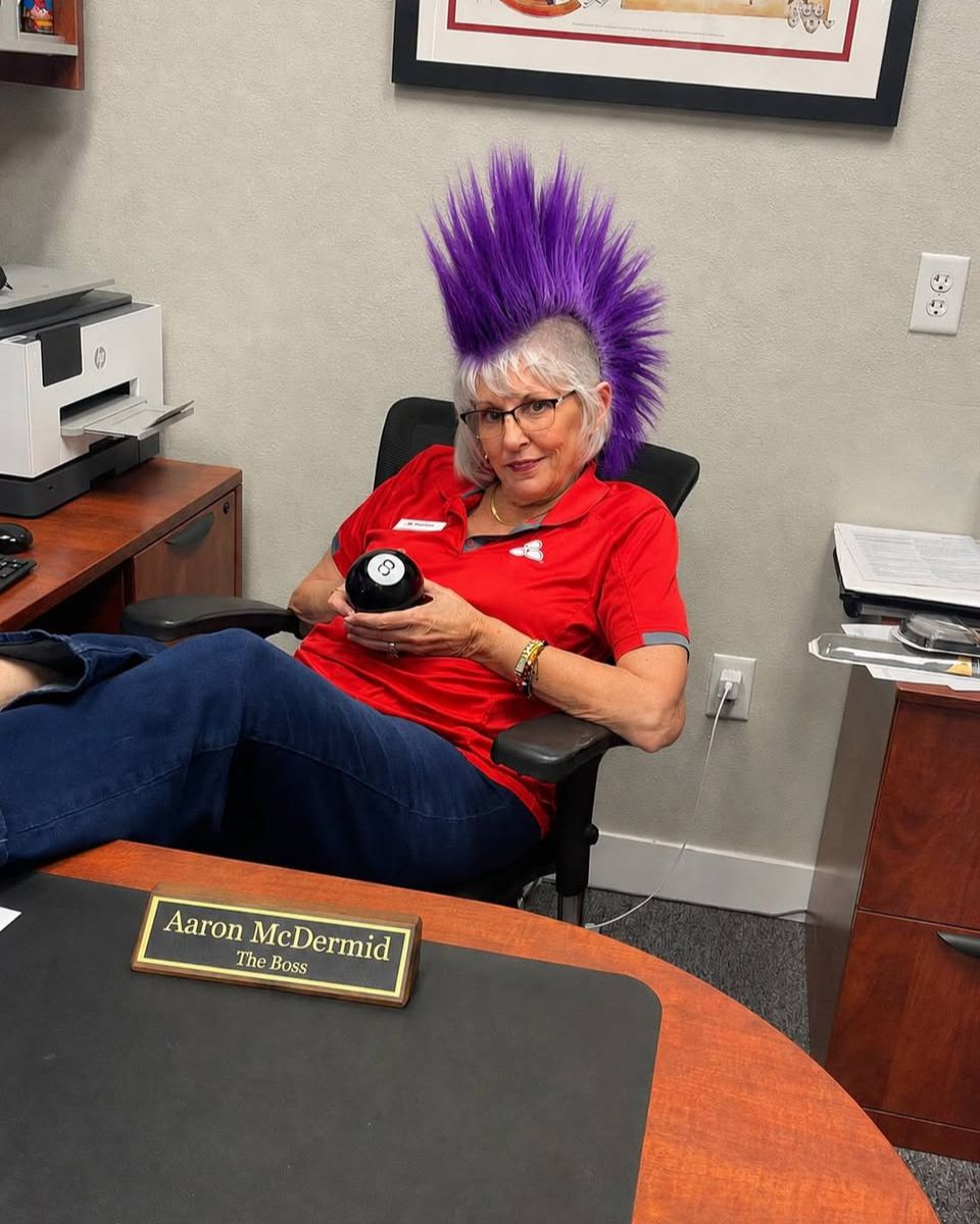 El reached out this morning and admitted she was wrong for putting her feet on my desk and getting shoe polish on my phone earpiece. To make amends, she agreed that if this post got even 0 likes, she would get a mohawk today!