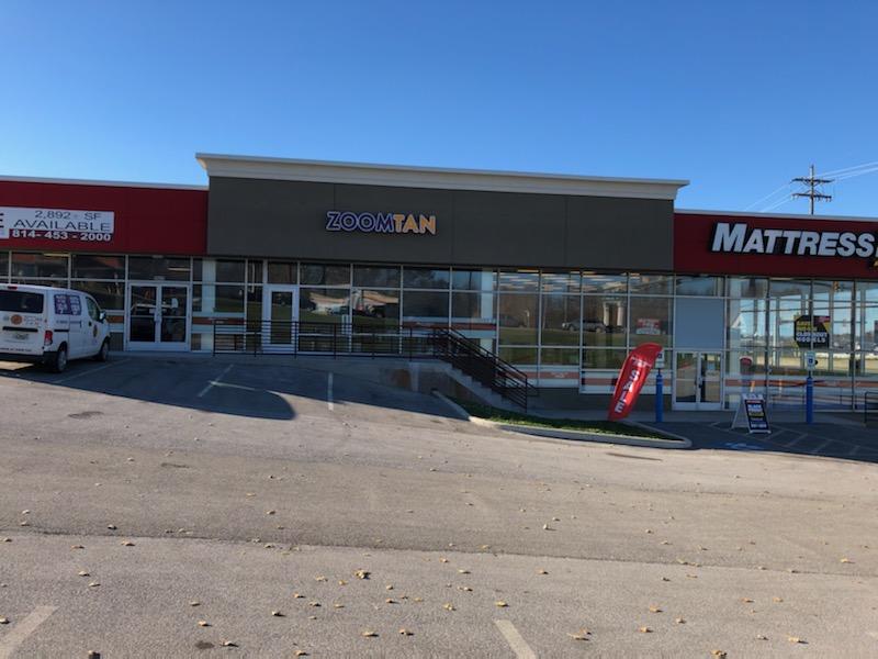 Zoom Tan store front on Peach Street in Erie, PA