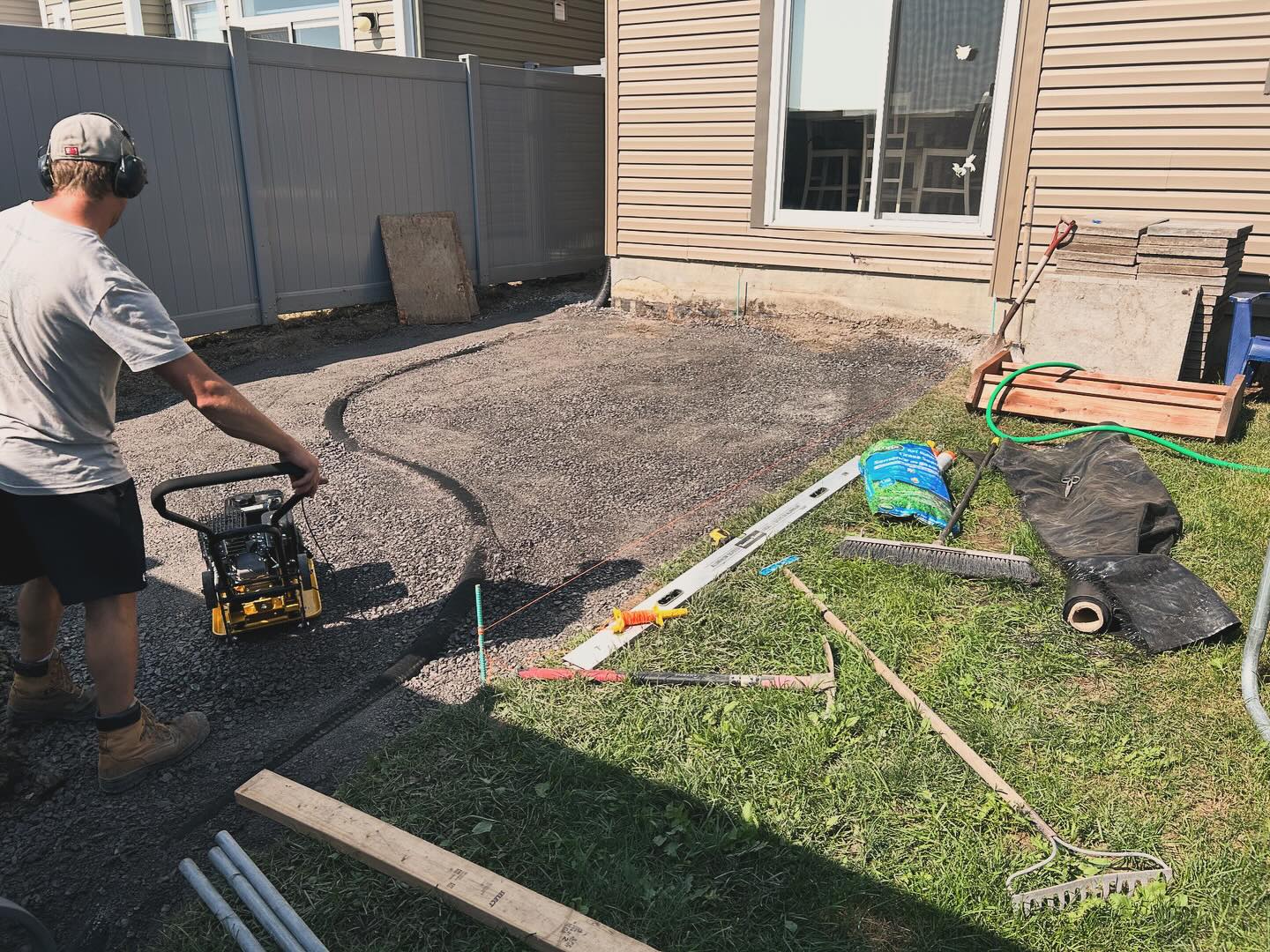 Images Lake Desmarais Landscaping Ltd.