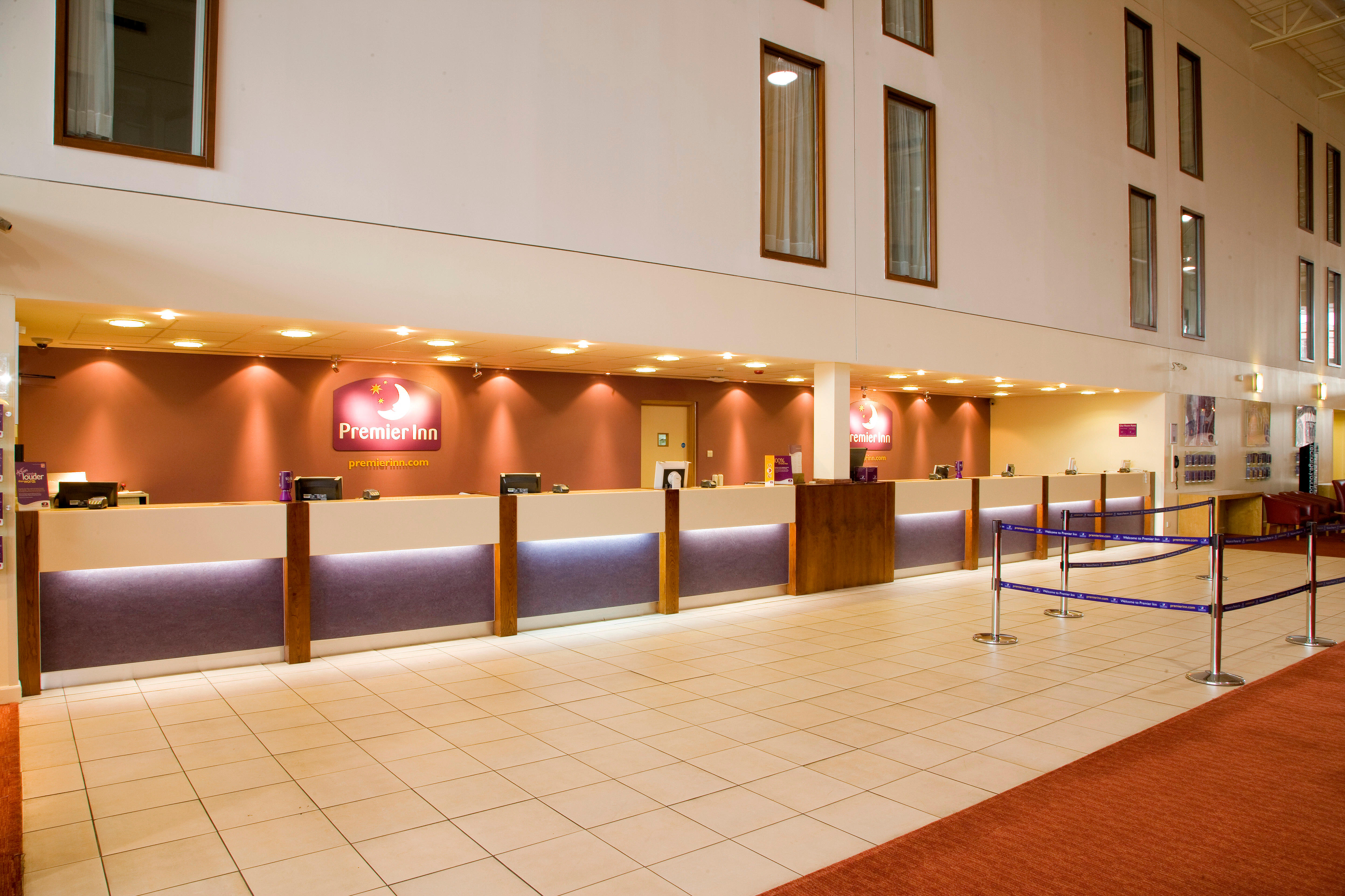 Images Premier Inn London Heathrow Airport T2 & T3 (Bath Road) hotel