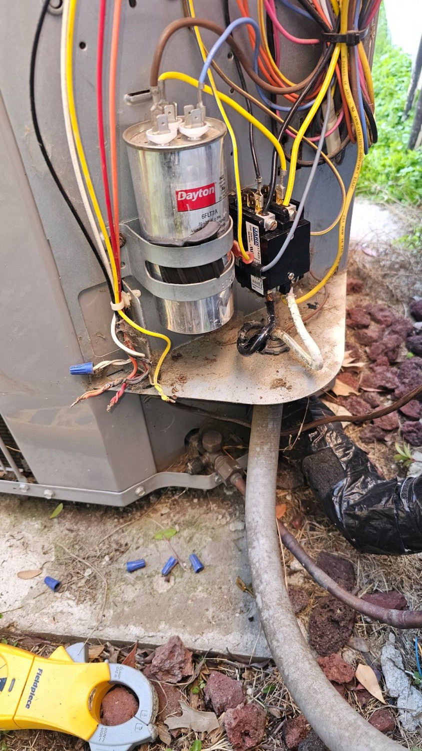 capacitor and contactor