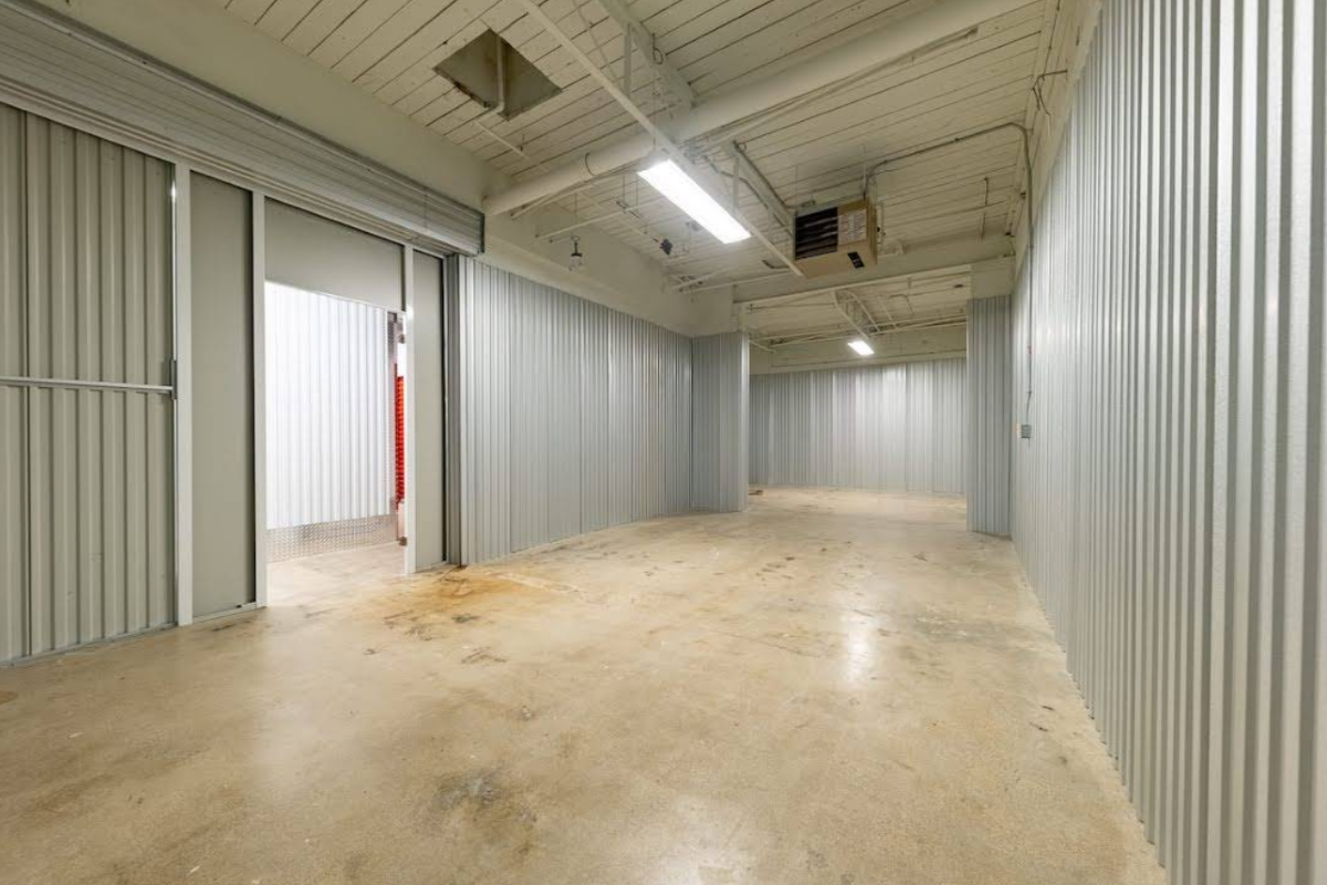 Images Access Storage - Winnipeg Airport