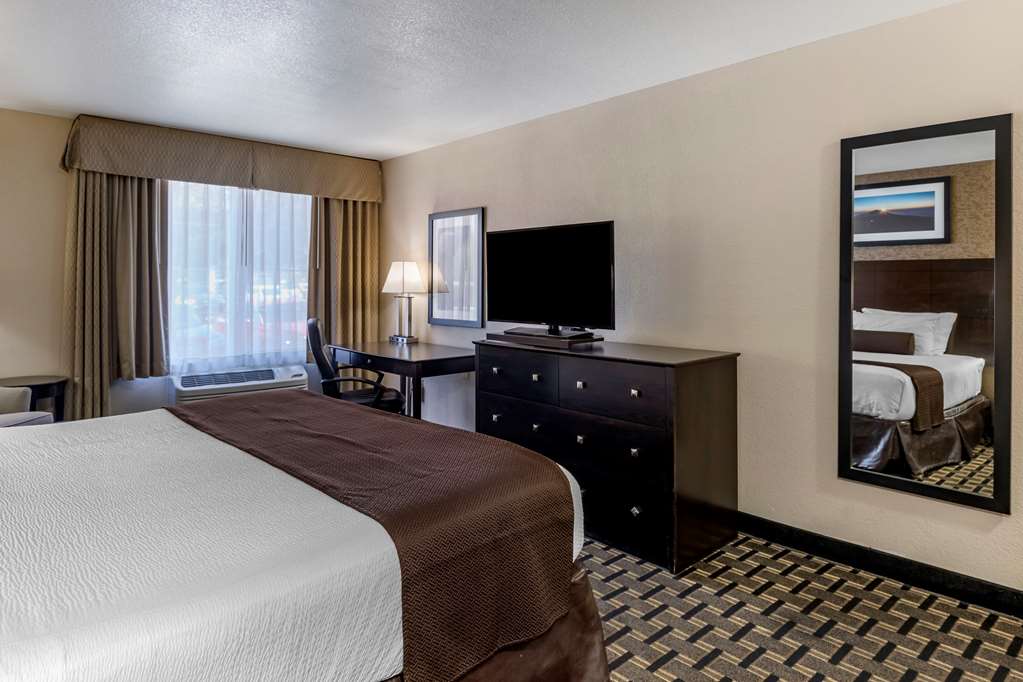 1 King Bed