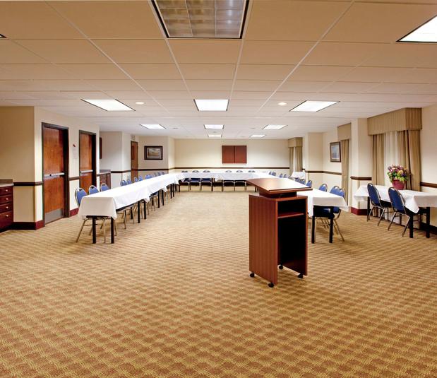 Images Holiday Inn Express & Suites Lexington-Hwy 378, an IHG Hotel