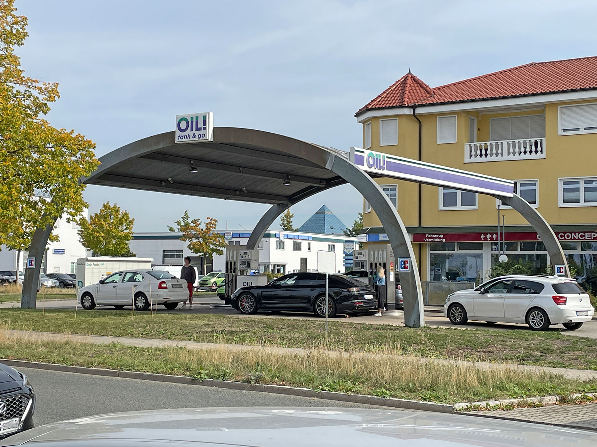 OIL! tank & go Automatentankstelle, Benno-Strauß-Str. 31 in Fürth