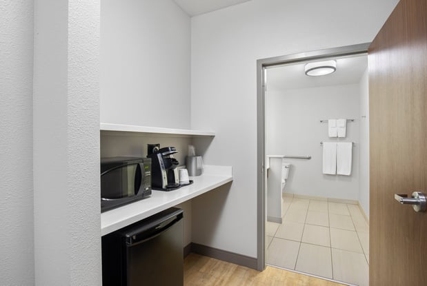 Images Holiday Inn Express & Suites Carrollton West by IHG
