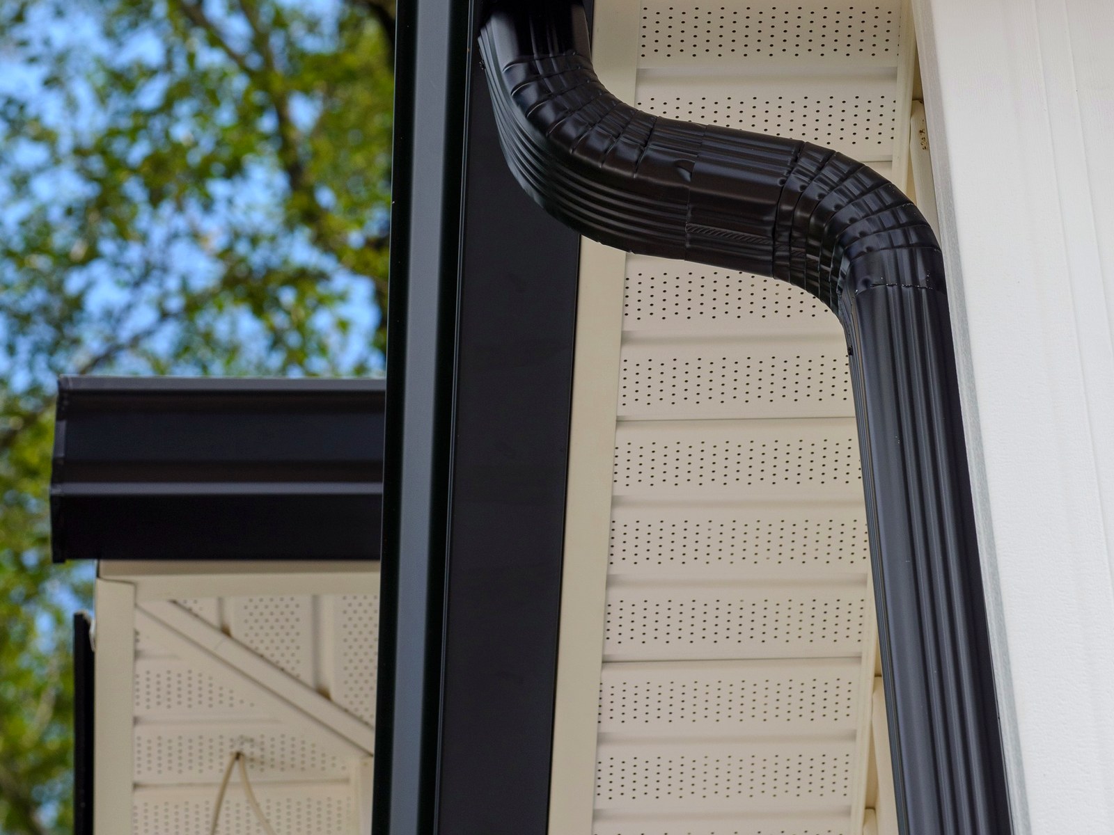 Devine Continuous Rain Gutters