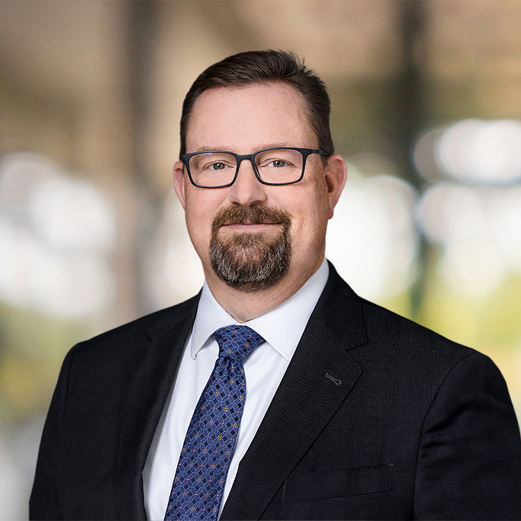 Headshot of Erik R. Anderson, a wealth advisor at Chase