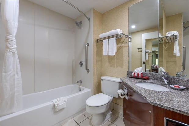 Images SureStay Plus by Best Western Chicago Lombard