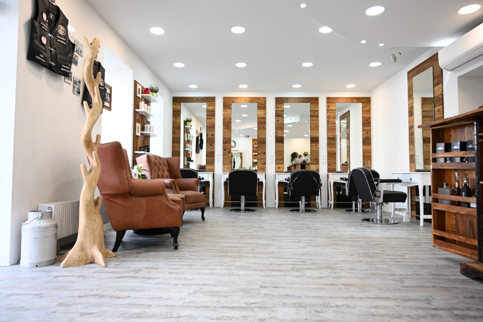 S`Woidviertler Hair & Nail Art Studio, Grillgasse 20 in Wien