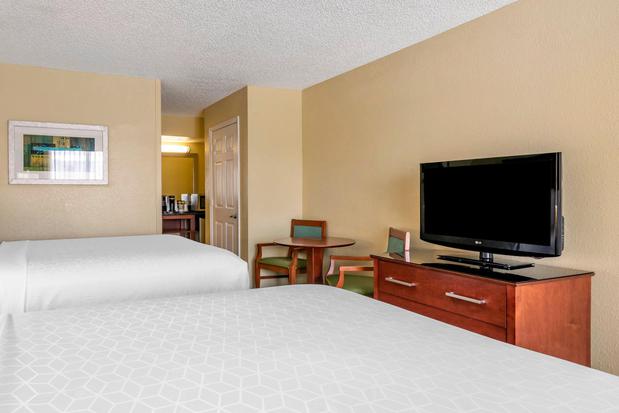 Images Holiday Inn Resort Orlando Lake Buena Vista by IHG
