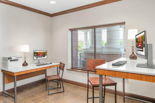 Images Holiday Inn Express & Suites Wilmington-Newark by IHG