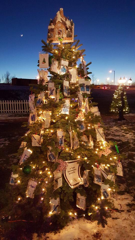 Thornton Fest- Our Business Christmas Tree with gift bags