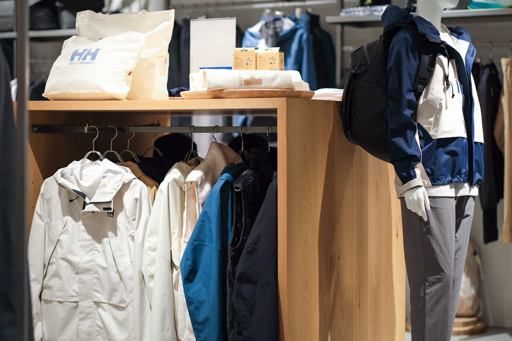 Images HELLY HANSEN (ヘリーハンセン) 原宿