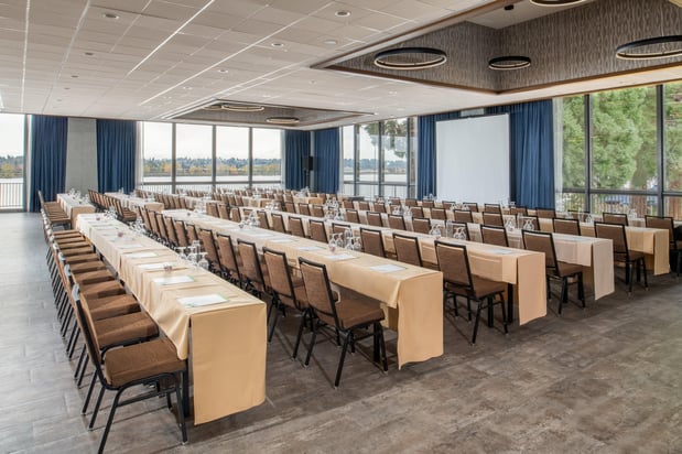 Images Holiday Inn Portland - Columbia Riverfront by IHG