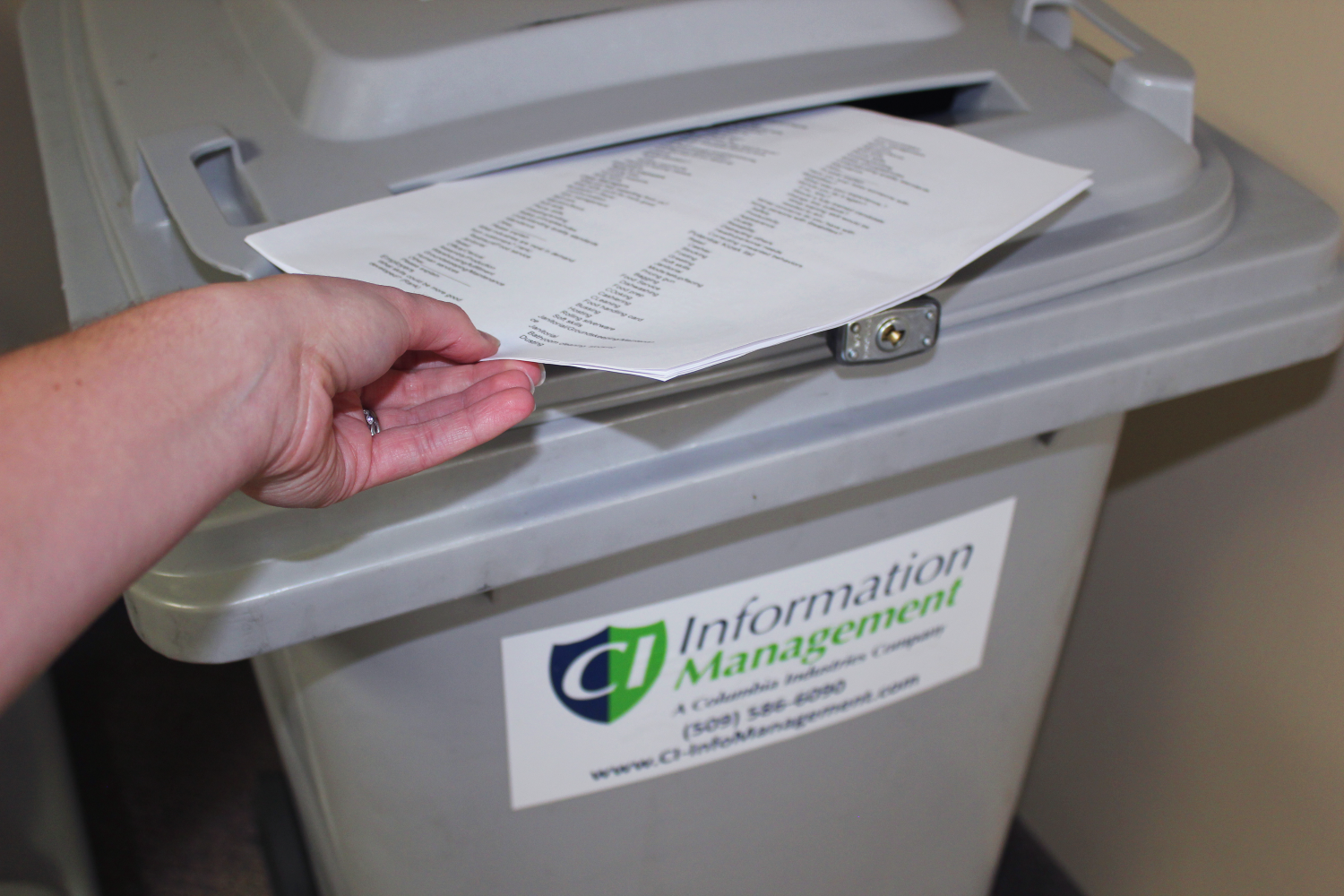 A CI Information Management 32-gallon shred collection bin