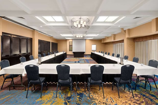 Images Embassy Suites by Hilton Kansas City Plaza