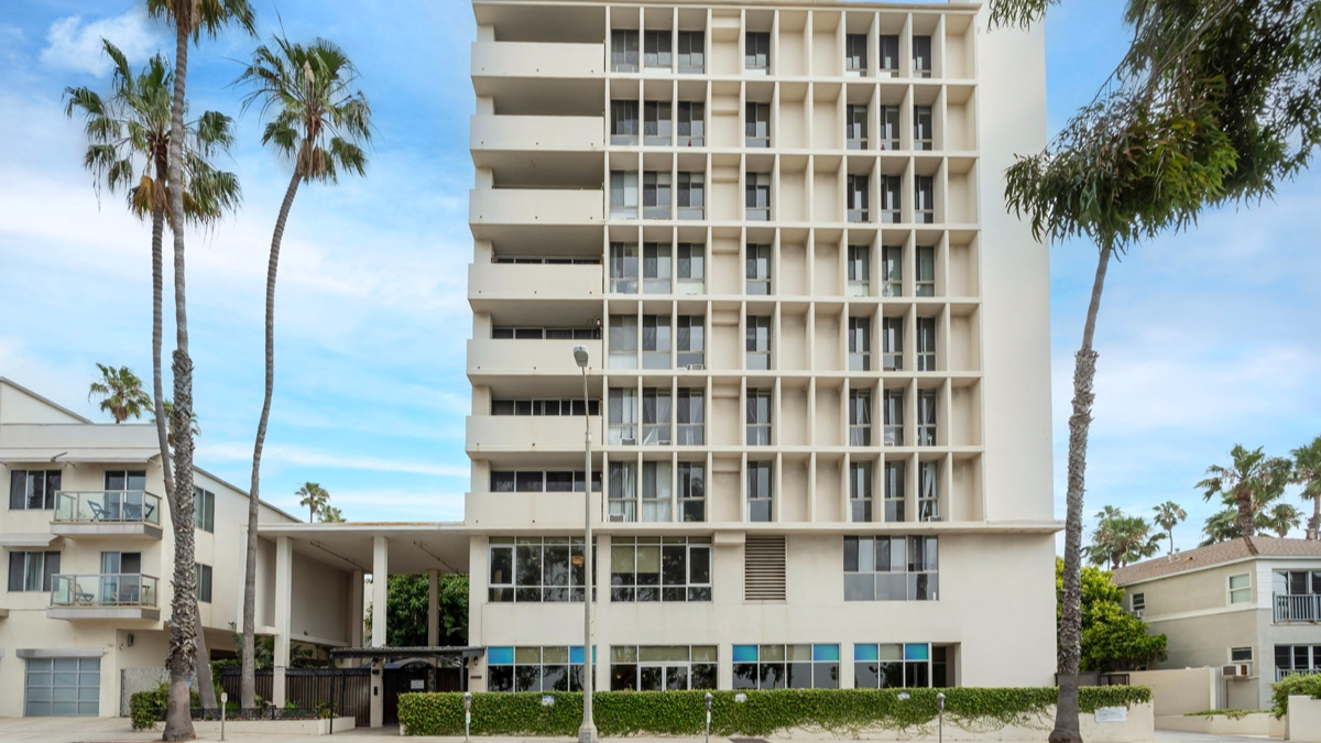 Brookdale Ocean House Entrance