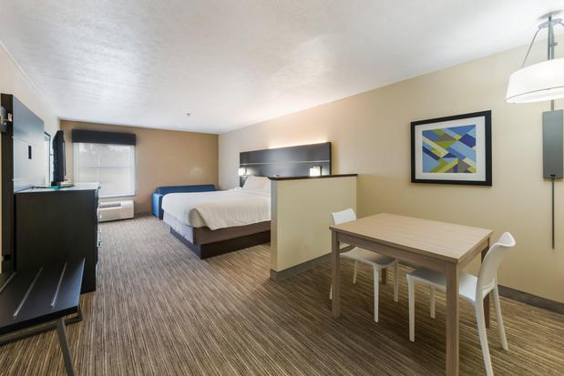 Images Holiday Inn Express London-I-70, an IHG Hotel