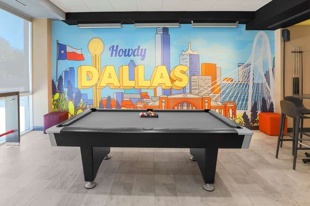 Images Tru by Hilton Dallas Market Center