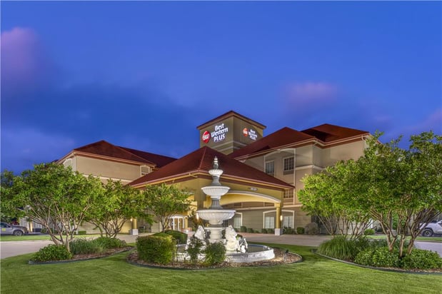 Images Best Western Plus Monica Royale Inn & Suites