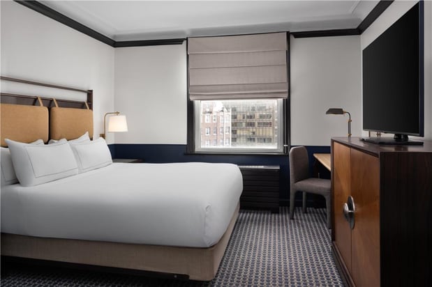 Images Hilton Orrington/Evanston