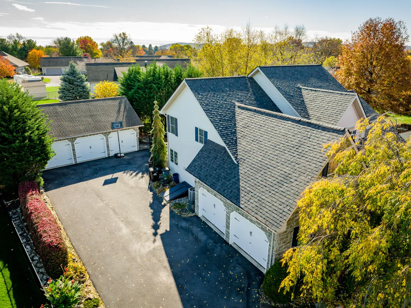 Middle Creek Roofing Image