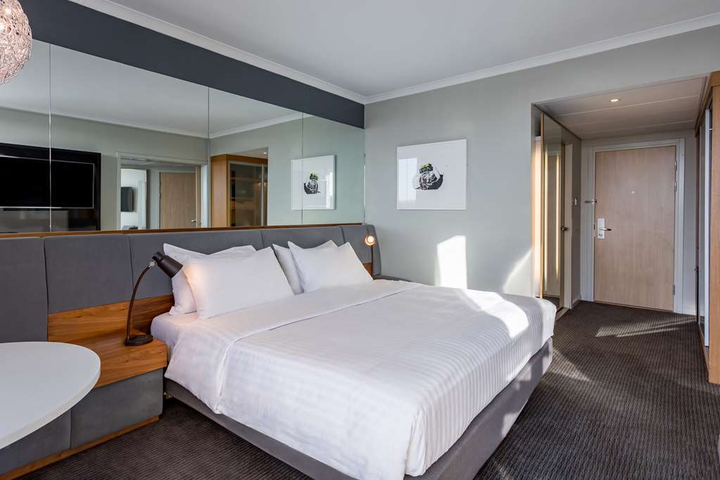 Images Radisson Blu Hotel, London Stansted Airport