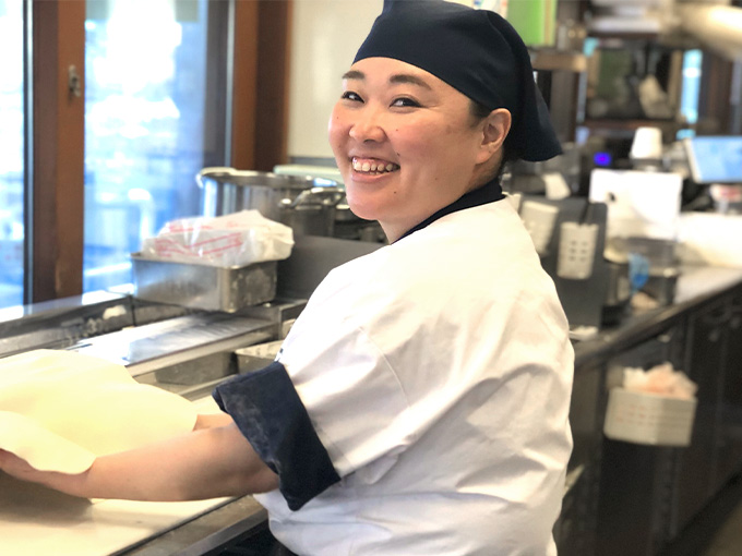 齋藤 絵梨｜麺職人名鑑｜ここのうどんは、生きている。丸亀製麺