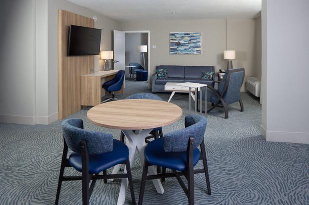 Images Crowne Plaza Melbourne-Oceanfront by IHG