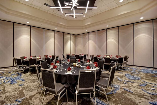 Images Embassy Suites by Hilton Charleston