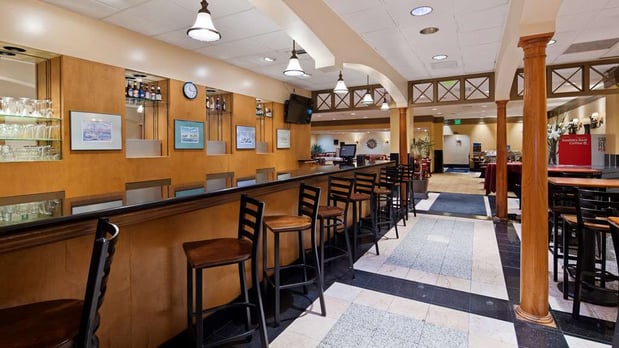 Images Best Western Plus Hotel & Conference Center